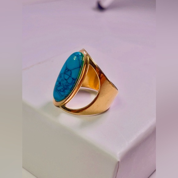 NWT Gold Stainless Steel Womens Rings, simulated green beautiful stone size 8 - Picture 6 of 16